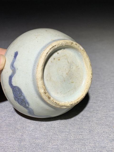 古玩陶瓷（虧出，不議價）明代青花花卉紋粉盒拍賣，當前價格2000元