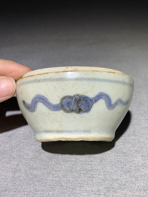古玩陶瓷（虧出，不議價）明代青花花卉紋粉盒拍賣，當前價格2000元