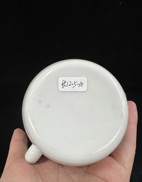 古玩陶瓷粉彩無雙譜人物提梁壺拍賣,當(dāng)前價(jià)格5888元