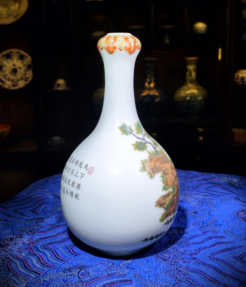古玩陶瓷【2025精品琺瑯彩】乾隆大閱圖詩(shī)文蒜頭瓶拍賣(mài)，當(dāng)前價(jià)格189000元