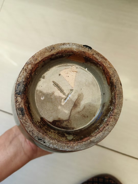 古玩陶瓷青釉刻花瓶真品鑒賞圖