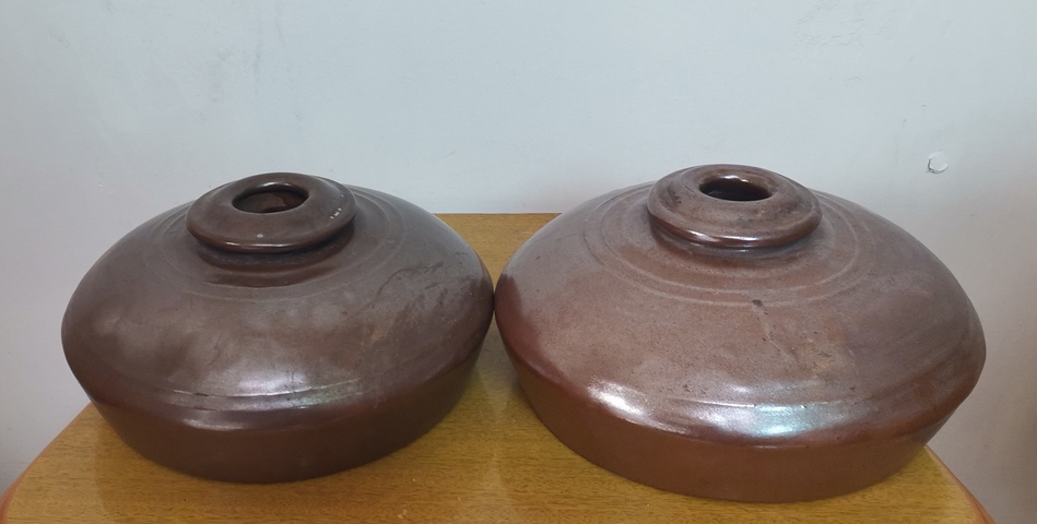 古玩陶瓷褐釉扁瓶拍賣,當(dāng)前價(jià)格860元