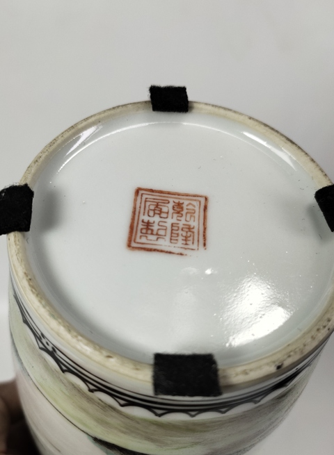 古玩陶瓷民國-粉彩仕女人物圖撇口瓶拍賣，當前價格3699元
