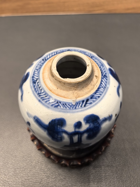 古玩陶瓷康熙一把抓青花花間八寶紋罐拍賣,當(dāng)前價(jià)格1980元