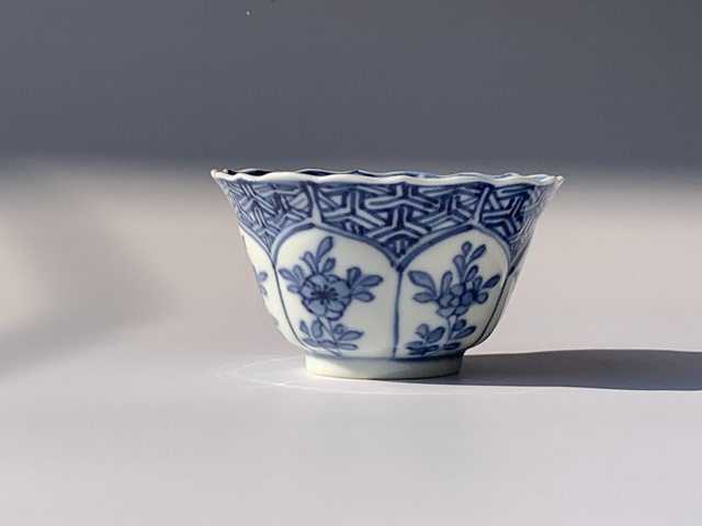 古玩陶瓷清康熙·青花花卉紋花口杯拍賣,當前價格800元