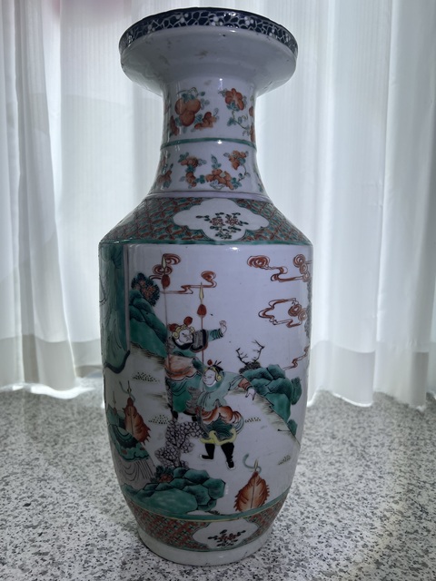 古玩陶瓷五彩人物故事紋盤口瓶拍賣，當前價格4788元