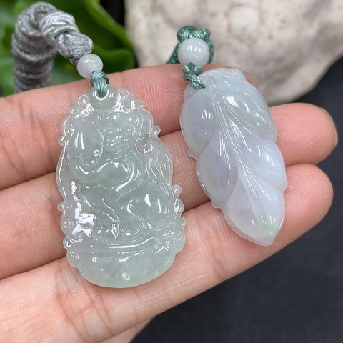 古玩玉器192天然翡翠掛件兩件一手走拍賣(mài),當(dāng)前價(jià)格380元