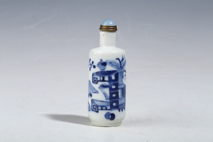 古玩陶瓷晚清青花博古紋鼻煙壺拍賣,當前價格3280元