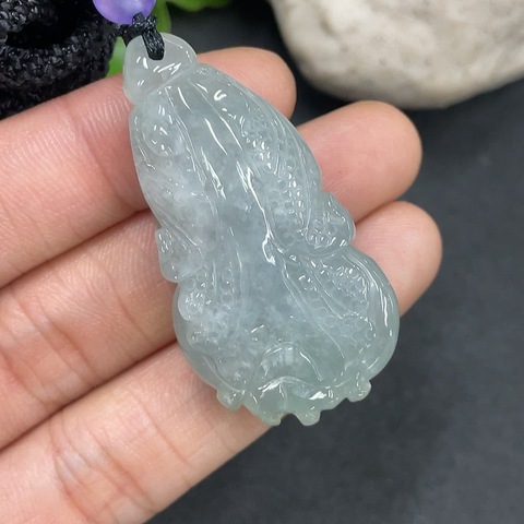 古玩玉器200天然翡翠掛件拍賣(mài)，當(dāng)前價(jià)格330元