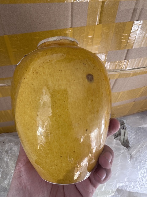 古玩陶瓷黃釉素三彩刻梅妻鶴子圖罐拍賣,當前價格3000元