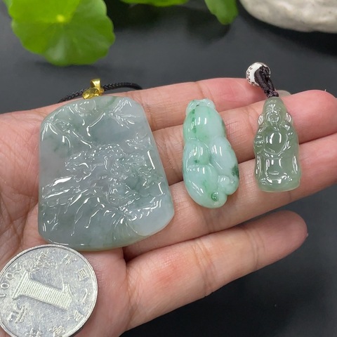 古玩玉器208翡翠掛件一組一手走拍賣,當前價格460元