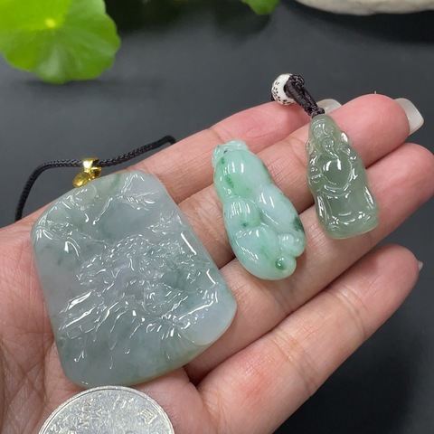 古玩玉器208翡翠掛件一組一手走拍賣,當前價格460元