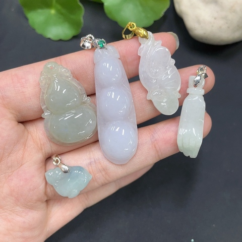 古玩玉器207天然翡翠掛件一組一手走拍賣,當(dāng)前價格298元