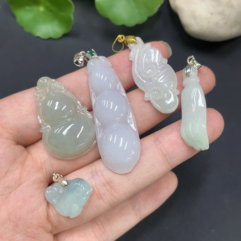 古玩玉器207天然翡翠掛件一組一手走拍賣,當(dāng)前價格298元