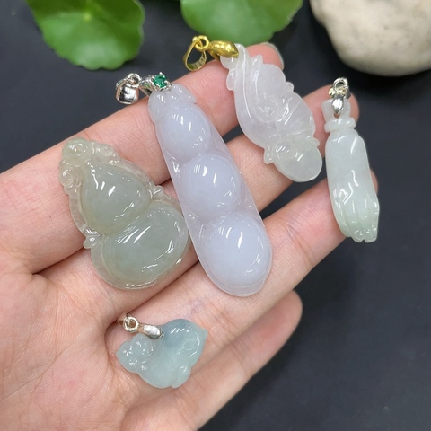 古玩玉器207天然翡翠掛件一組一手走拍賣,當(dāng)前價格298元
