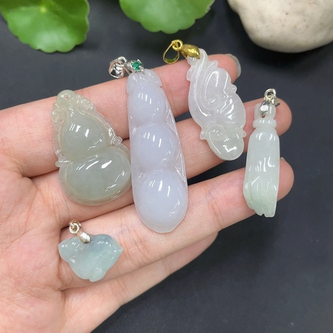 古玩玉器207天然翡翠掛件一組一手走拍賣,當(dāng)前價格298元