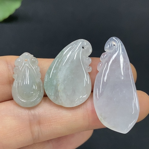 古玩玉器206翡翠掛件三件一手走拍賣,當前價格298元