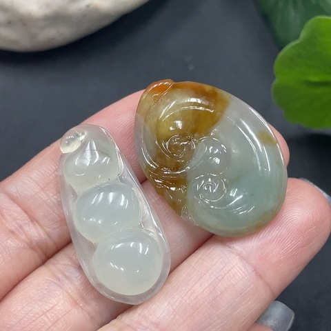 古玩玉器211天然翡翠掛件兩件一手走拍賣(mài),當(dāng)前價(jià)格330元