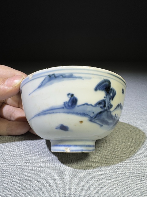 古玩陶瓷明代晚期青花人物山水玉璧底青花茶圓明代青花茶杯拍賣,當(dāng)前價格2400元
