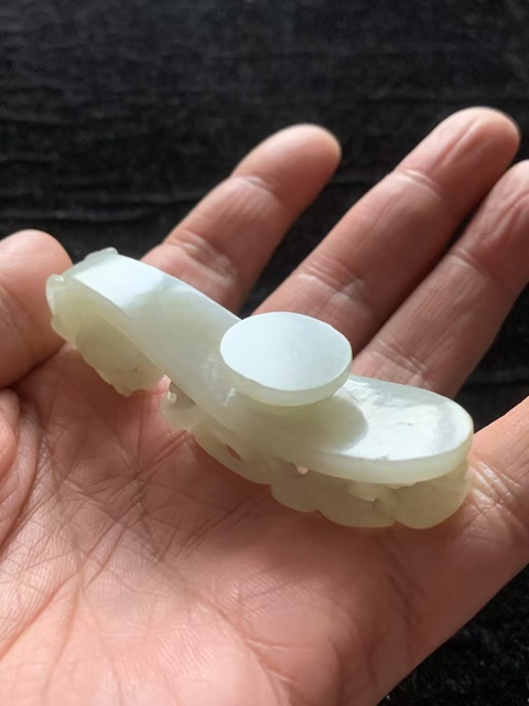 古玩玉器清代和田玉雕“蒼龍教子”帶鉤拍賣，當前價格12000元