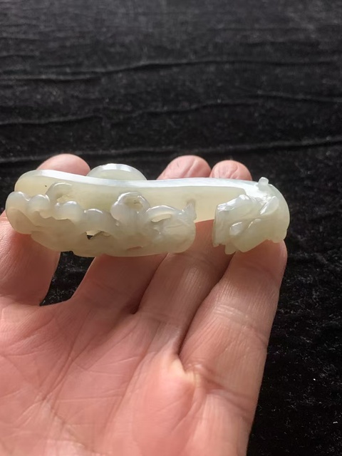 古玩玉器清代和田玉雕“蒼龍教子”帶鉤拍賣，當前價格12000元