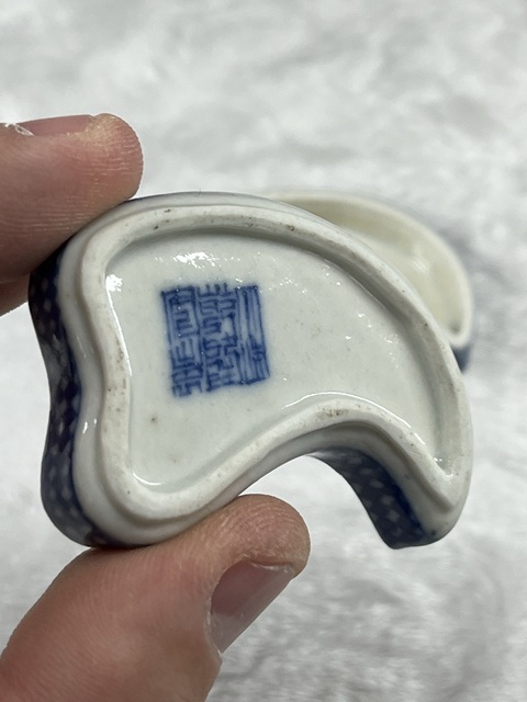 古玩陶瓷乾隆青花纏枝蓮紋葉型蓋盒拍賣，當(dāng)前價(jià)格6000元