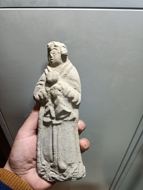 古玩陶瓷灰陶抱娃俑拍賣,當前價格3600元