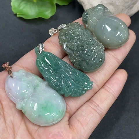 古玩玉器214天然翡翠掛件一組拍賣，當前價格380元