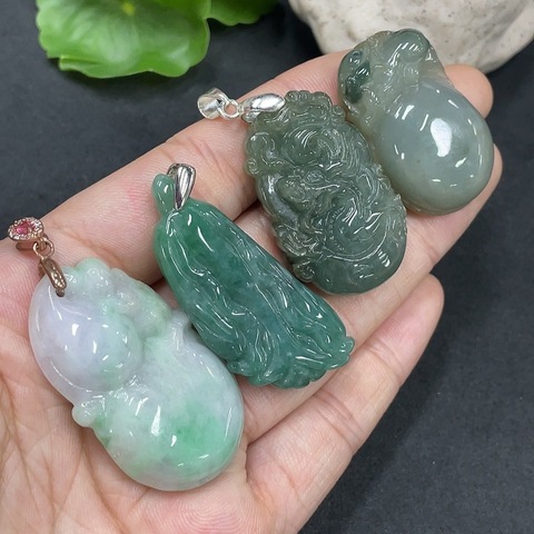 古玩玉器214天然翡翠掛件一組拍賣，當前價格380元