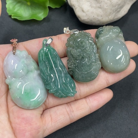 古玩玉器214天然翡翠掛件一組拍賣，當前價格380元