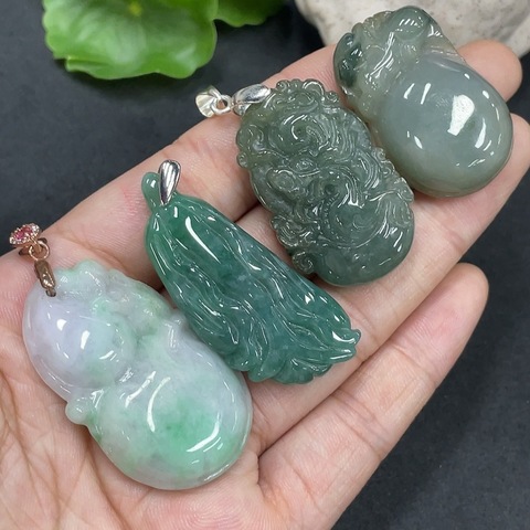 古玩玉器214天然翡翠掛件一組拍賣，當前價格380元