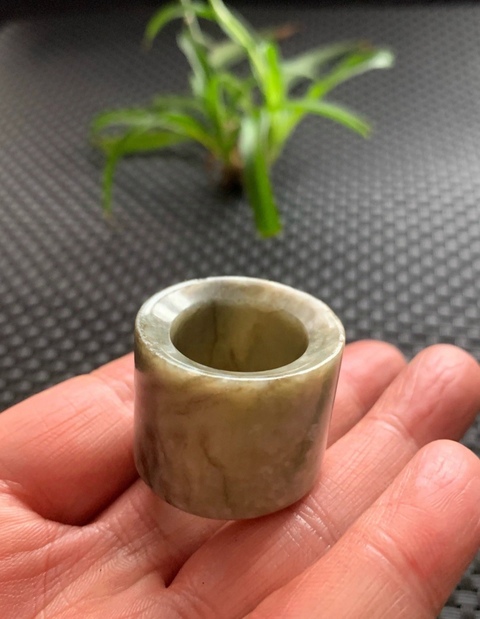 古玩玉器清代和田玉雕“素紋扳指”拍賣,當前價格2800元