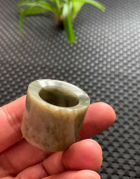 古玩玉器清代和田玉雕“素紋扳指”拍賣,當前價格2800元