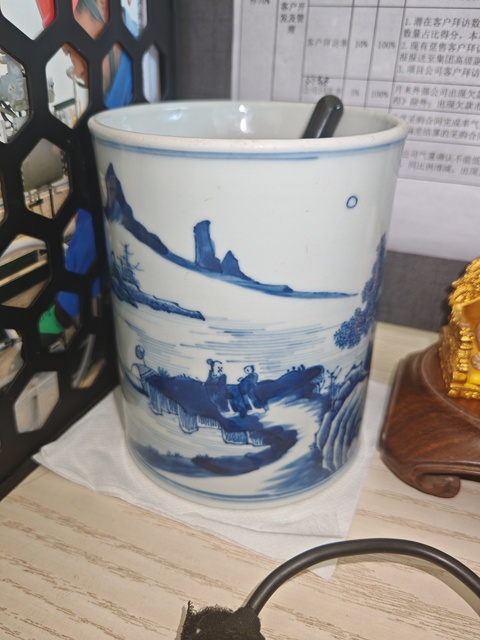 青花筆筒拍賣，當前價格15000元