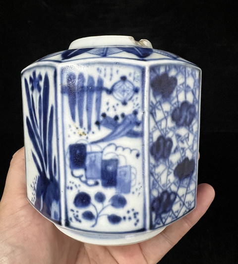 古玩陶瓷清晚-青花花卉紋六方瓶拍賣,當(dāng)前價格99元