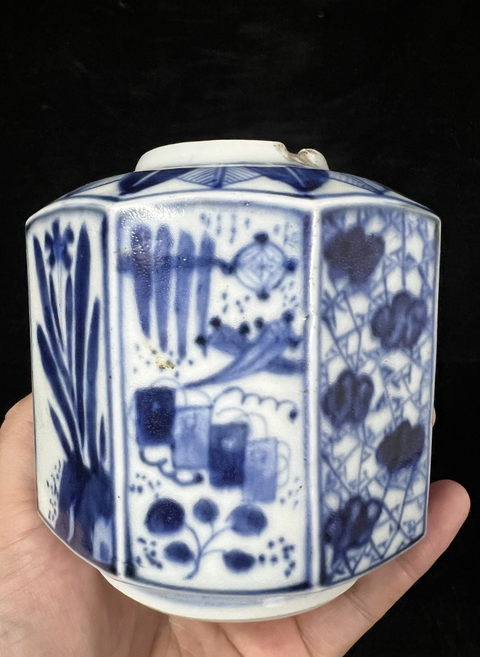 古玩陶瓷清晚-青花花卉紋六方瓶拍賣,當(dāng)前價格99元