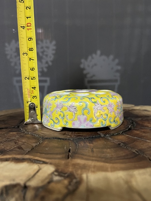 古玩陶瓷黃地粉彩花卉紋花插拍賣,當前價格1588元