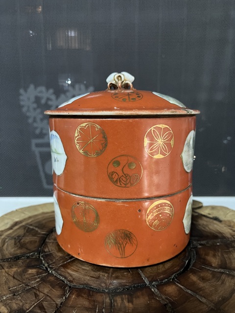 古玩陶瓷礬紅開光淺絳彩山水人物節(jié)盒拍賣,當(dāng)前價(jià)格1888元