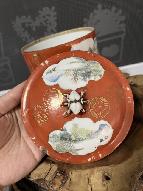 古玩陶瓷礬紅開光淺絳彩山水人物節(jié)盒拍賣,當(dāng)前價(jià)格1888元