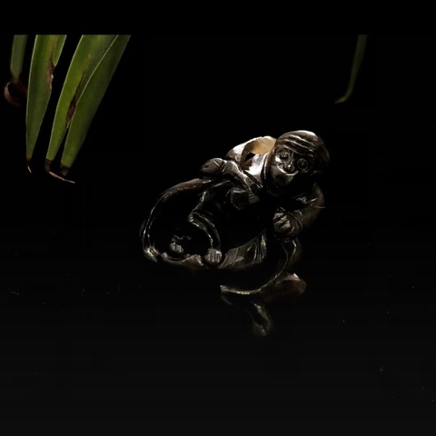 古玩玉器明末清初和田玉雕“靈猴獻壽”擺件拍賣,當前價格42000元