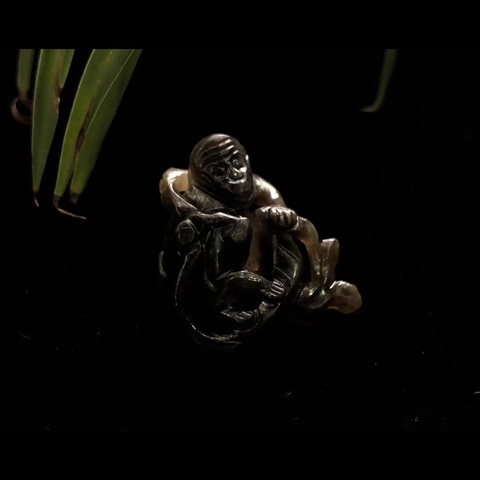 古玩玉器明末清初和田玉雕“靈猴獻壽”擺件拍賣,當前價格42000元