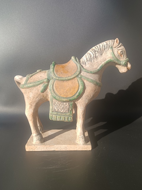 古玩陶瓷明～三彩戰馬【年底漏??拍起來】拍賣，當前價格3500元