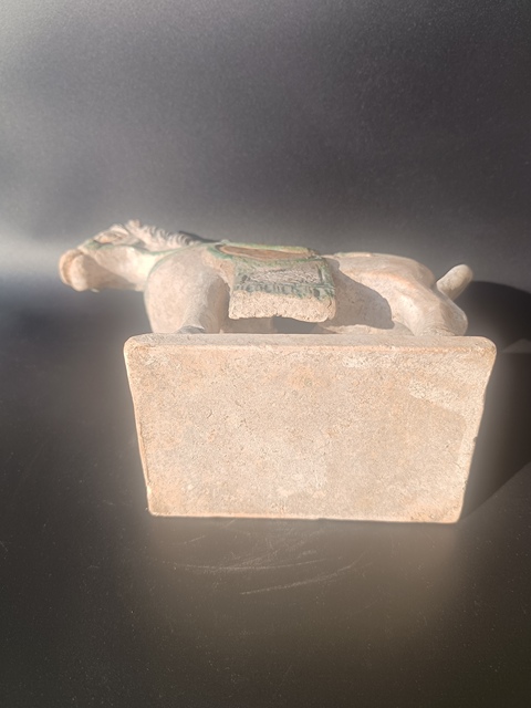 古玩陶瓷明～三彩戰馬【年底漏??拍起來】拍賣，當前價格3500元