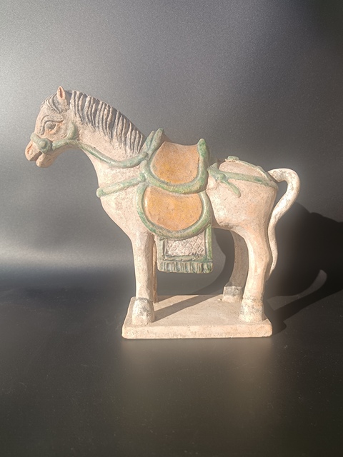 古玩陶瓷明～三彩戰馬【年底漏??拍起來】拍賣，當前價格3500元