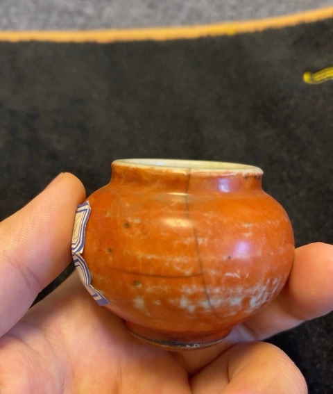 古玩陶瓷清中·珊瑚紅釉水盂真品鑒賞圖