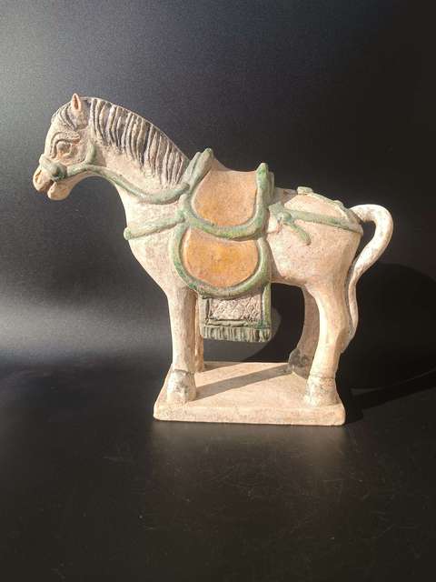 古玩陶瓷明～三彩戰馬【年底漏??拍起來】拍賣，當前價格3500元