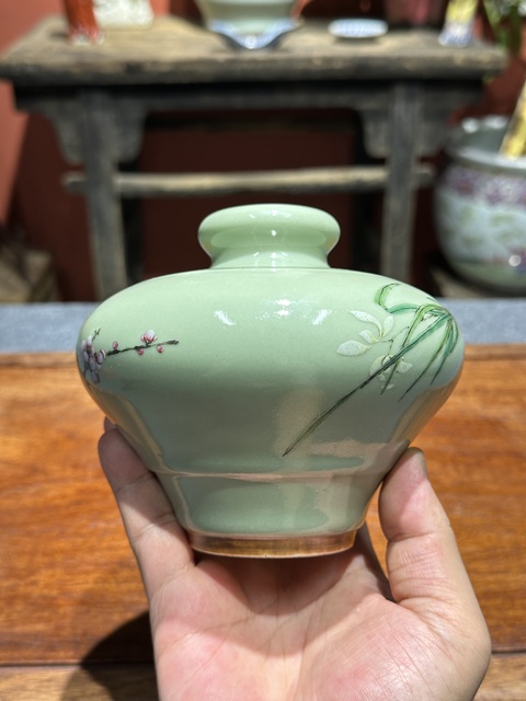 古玩陶瓷清代乾隆粉青釉梅瓶拍賣，當(dāng)前價(jià)格26800元