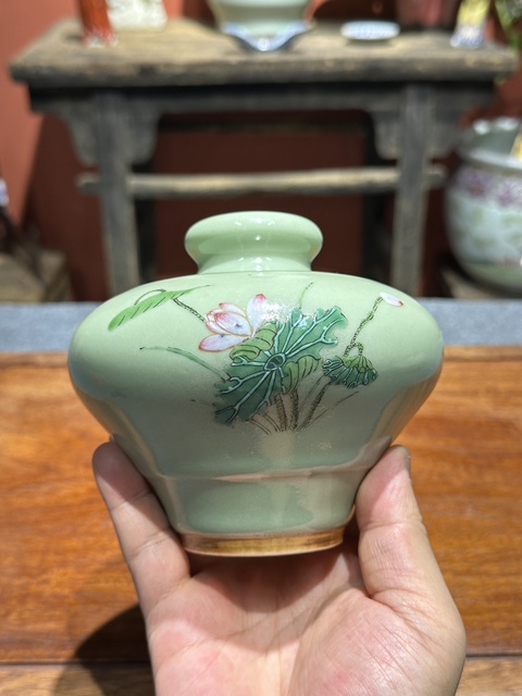 古玩陶瓷清代乾隆粉青釉梅瓶拍賣，當(dāng)前價(jià)格26800元