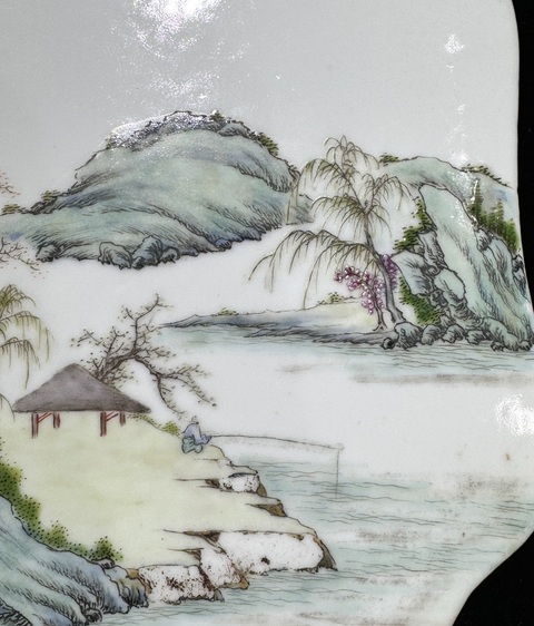 古玩陶瓷粉彩山水海棠型瓷板拍賣,當前價格5500元