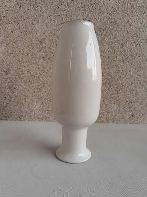 古玩陶瓷白釉盤口瓶拍賣，當(dāng)前價(jià)格220元